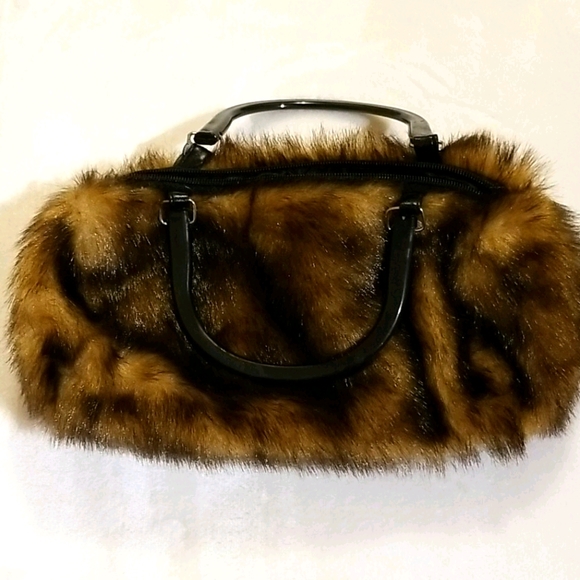 Woman's  Furlike Pocketbook - Picture 2 of 4